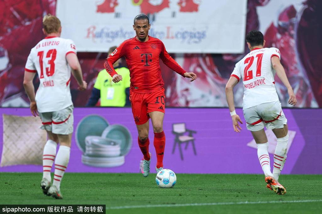 拜仁转会再遭重创！巴尔科拉拒绝加盟，德甲巨人边锋荒雪上加霜